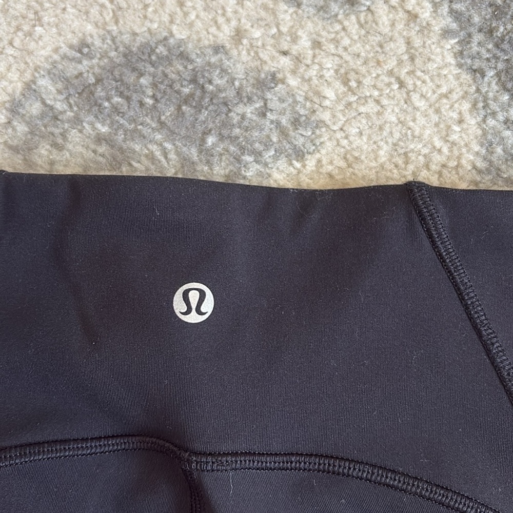 Women’s Capri Lululemon leggings - Picture 3 of 5